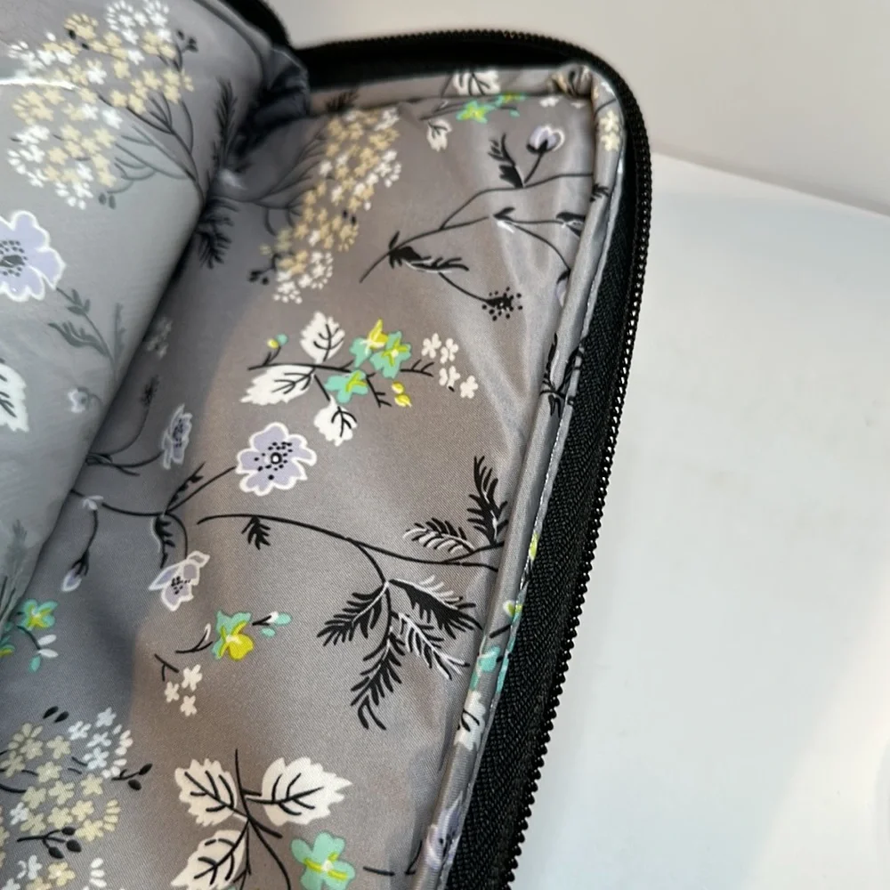 Vera Bradley Lighten Up Laptop Sleeve - #67
